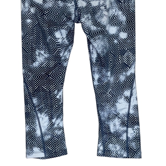 The North Face Geometric Print Size Small Cropped Leggings - Picture 6 of 7